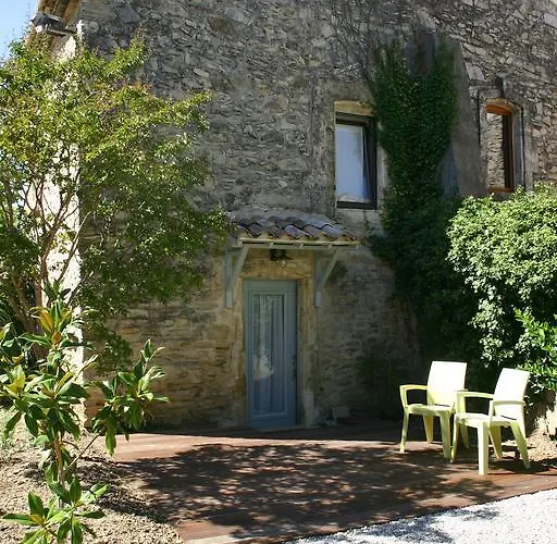 La Rose Bed & Breakfast